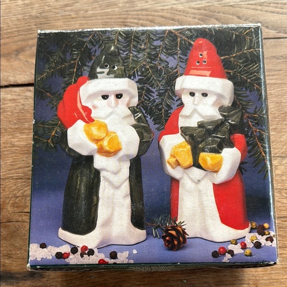 Boston Warehouse Yuletide Santa Salt and Pepper Shakers - Picture 1 of 5